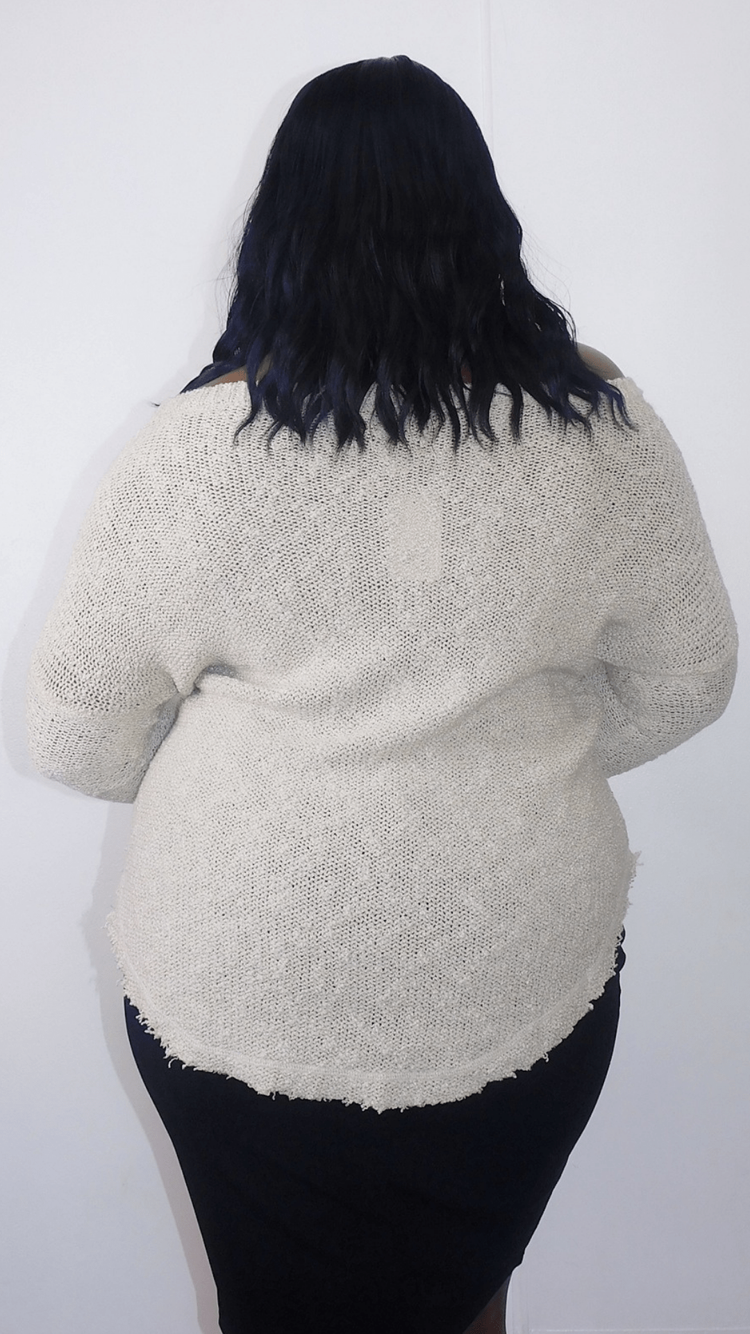 Mis-Size Ivory Raw Hem Knit Sweater