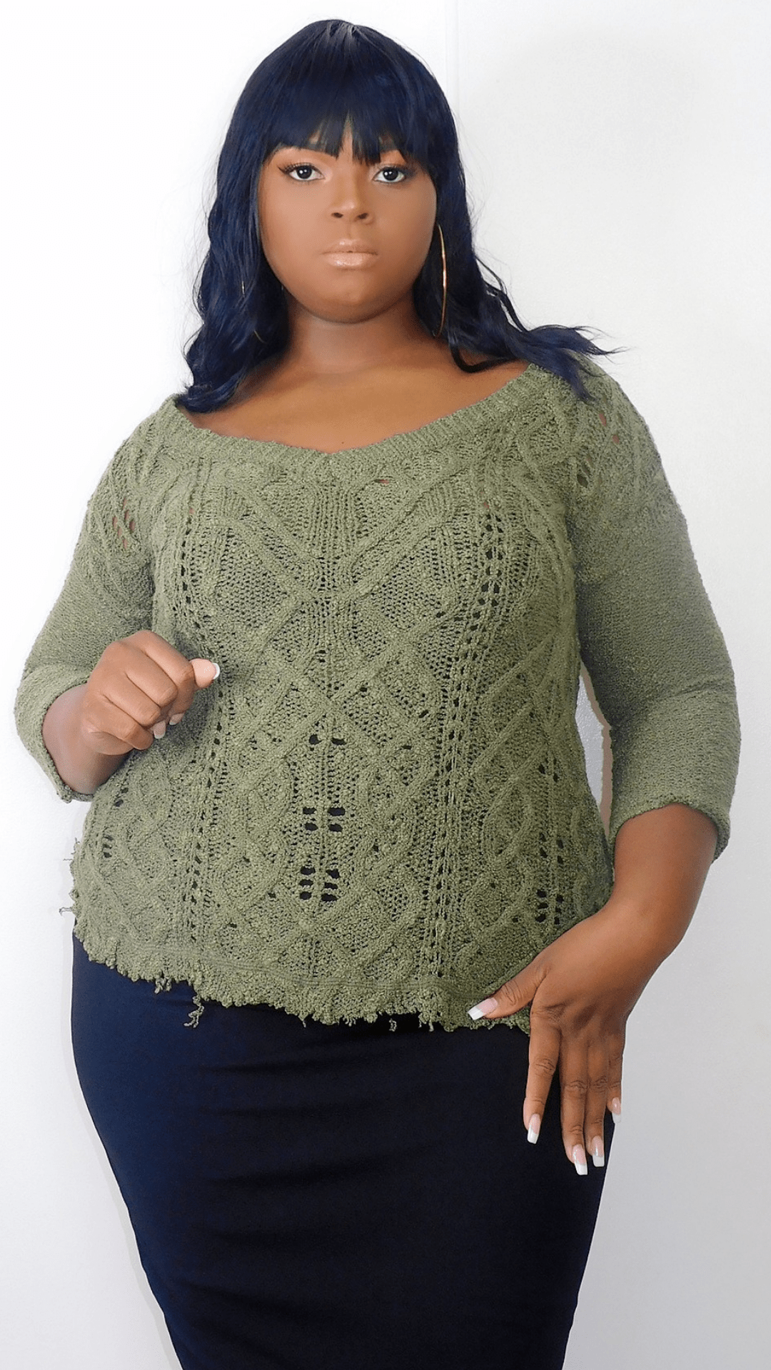Mid-size Army Green Raw Hem Knit Sweater